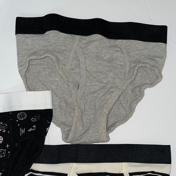GAP Black and Gray Space-Themed Kids Briefs - Picture 5 of 11